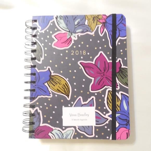 Vera Bradley Accessories - Vera Bradley 2018 17 month Agenda (collector item)